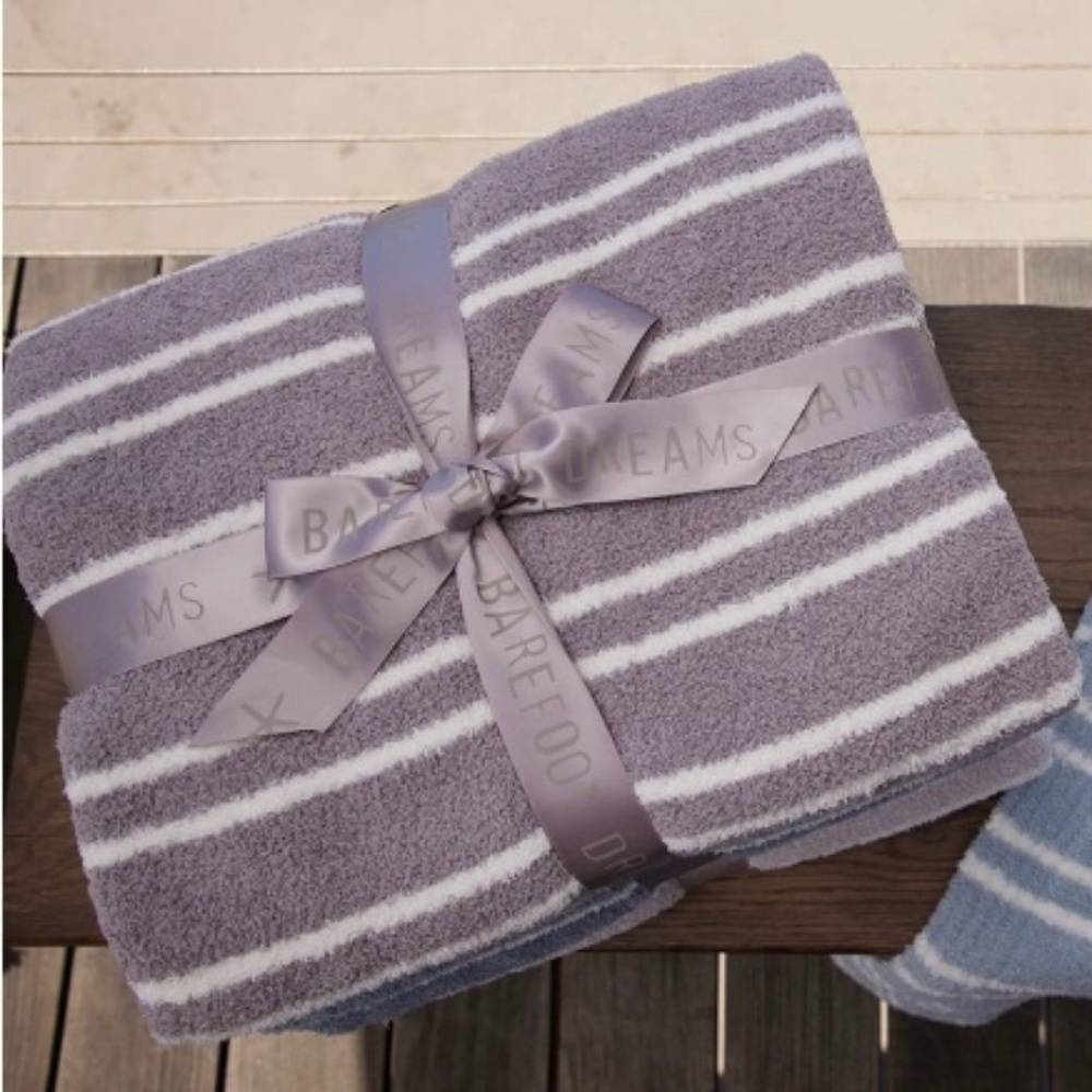 Barefoot Dreams CozyChic Double Stripe Throw Blanket Beach Rock/Cream SZ 45X60